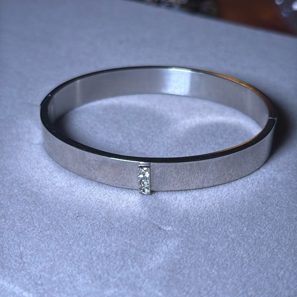 Vintage JCM Stainless Steel Bracelet with 3 encrusted diamonds!